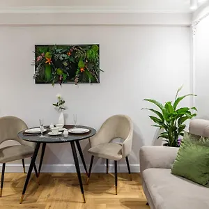Bright House Cantemir Bucureşti